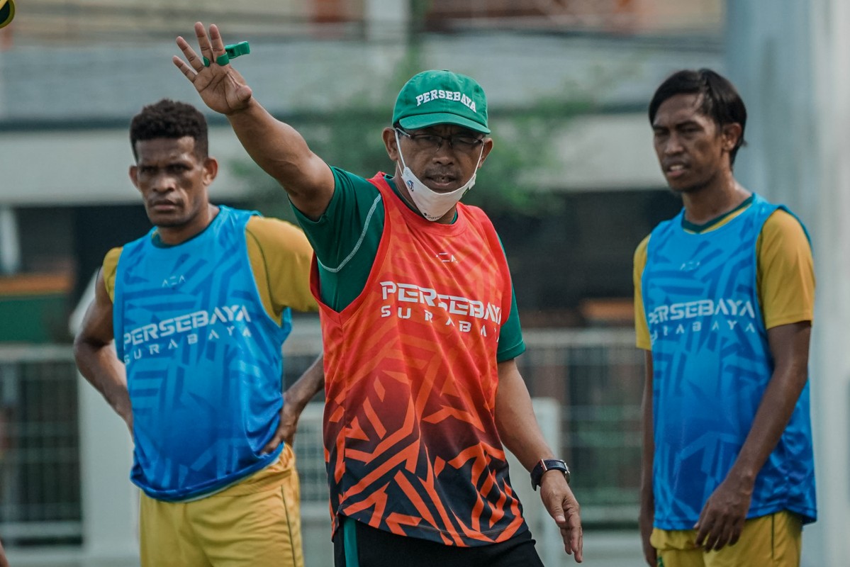 Aji Santoso Yakin Persebaya Mampu Tembus Pertahanan Arema FC Bolahita Id