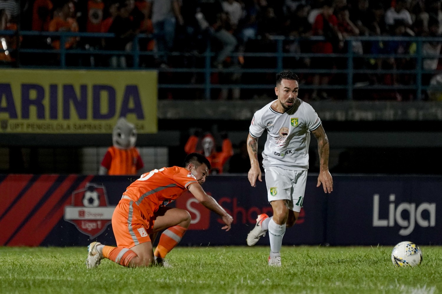 Photo Gallery Galeri Pertandingan Borneo FC vs Persebaya ...